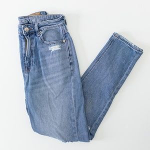 American Eagle Light Wash Mom Jean Size 00